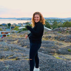 Meet your Posher, Adrienne